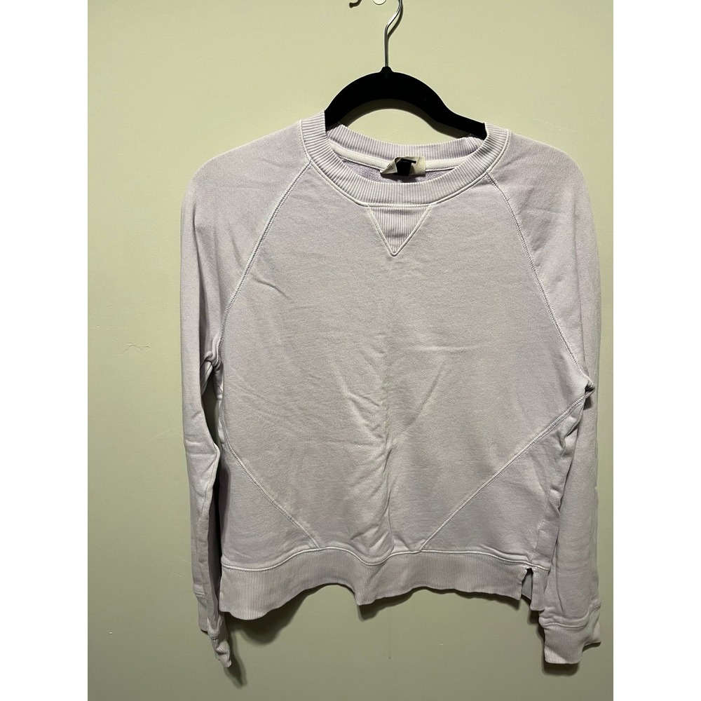 Universal Threads Lavender Crewneck